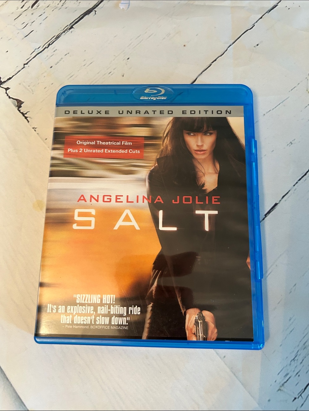 Angelina Jolie SALT Blu-ray Deluxe Unrated Edition - Black & Orange Cover